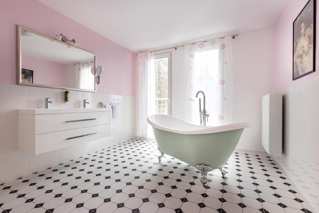 Boutique Hotel SwissHouse photo 3