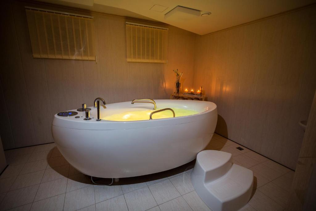 Zámek Lužec Spa & Wellness Resort photo 2