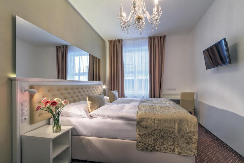 Hotel Taurus — photo 1