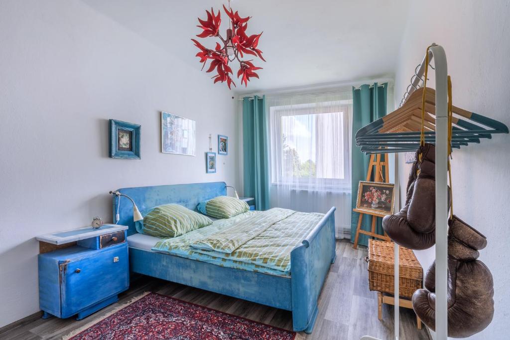 Retro Art room photo 2