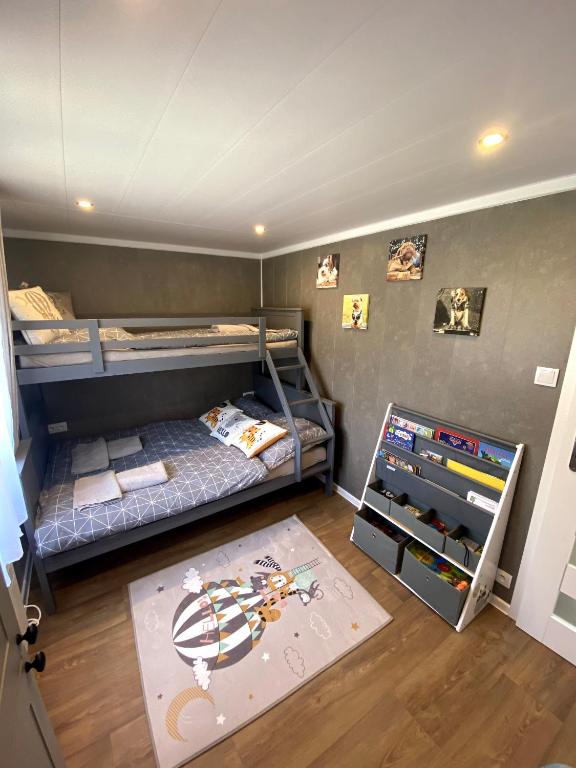 Tiny house photo 2