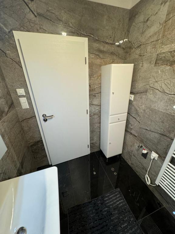 Soukromý byt 2+kk s balkónem a parkováním photo 3