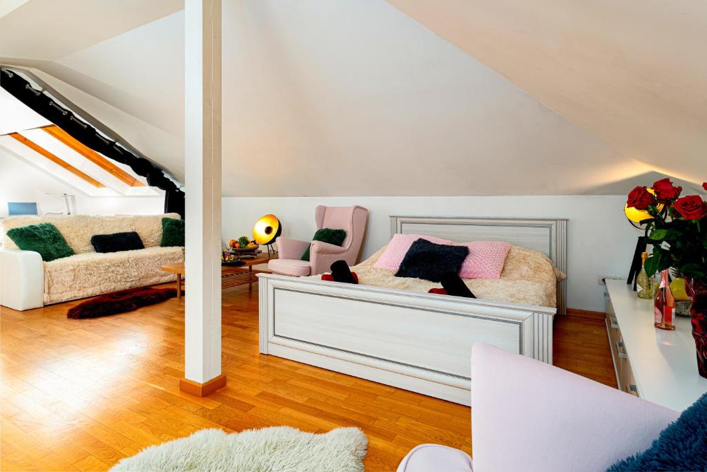 River Deluxe Suite photo 2
