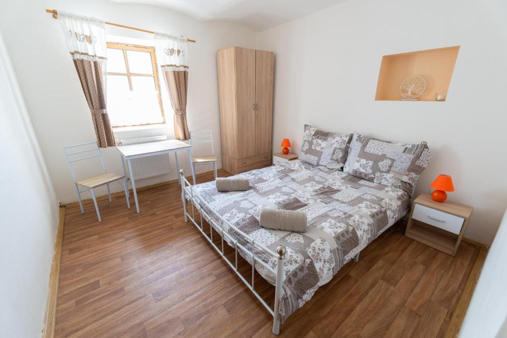 ROSE COTTAGE (sleeps 4) photo 2
