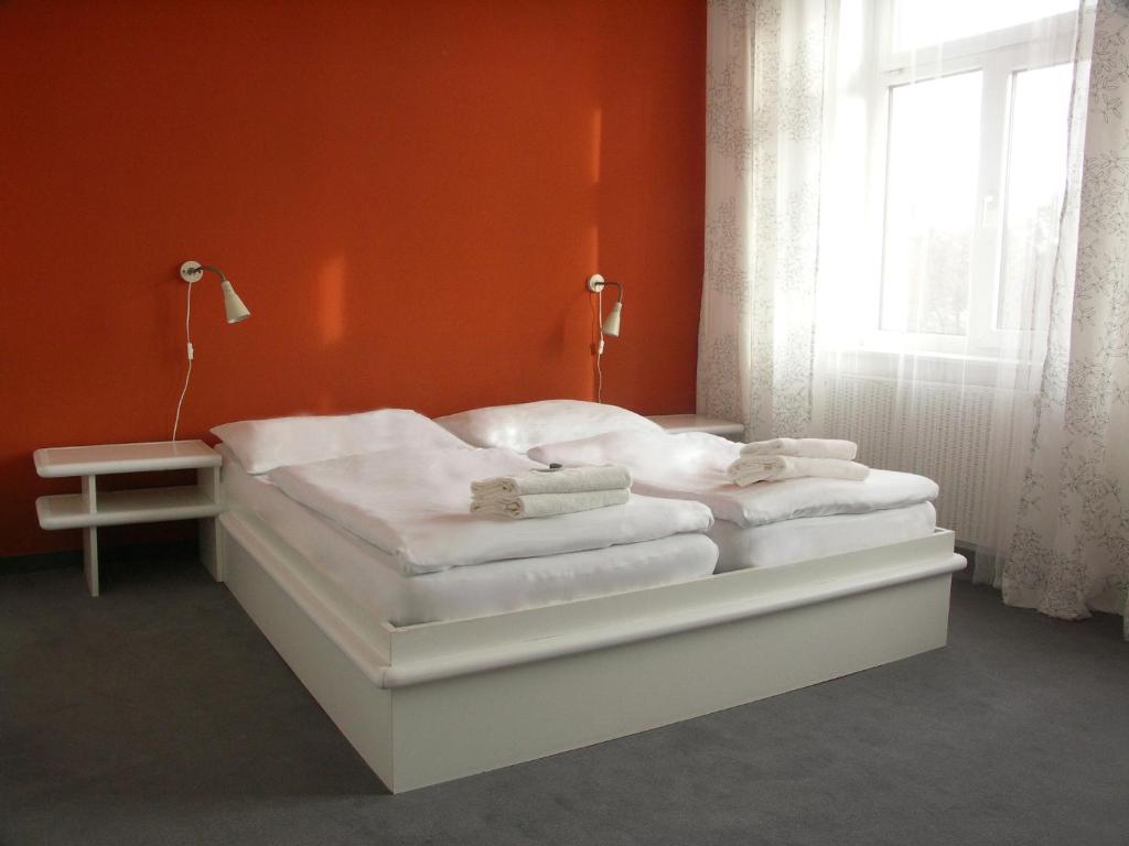 Hotel Saloon photo 2