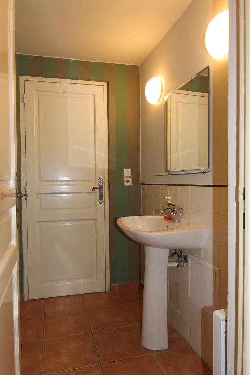 1 Bed Flat - Sleeps 3 - Pets - Wifi photo 3