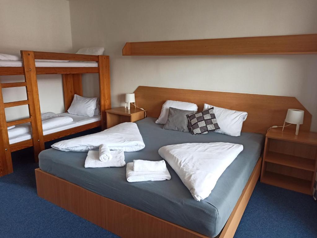 Hotel Jestřábí photo 2