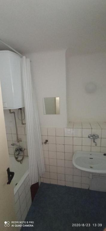 ROOM IN TREBON photo 3