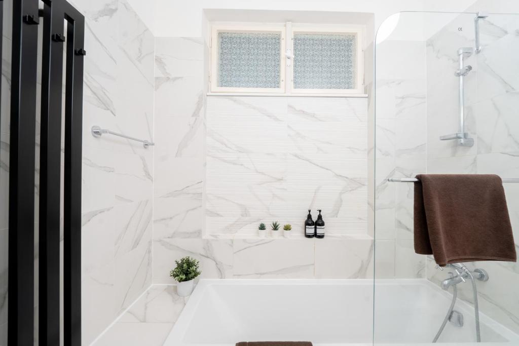 Extraordinary Prague Apartment photo 3