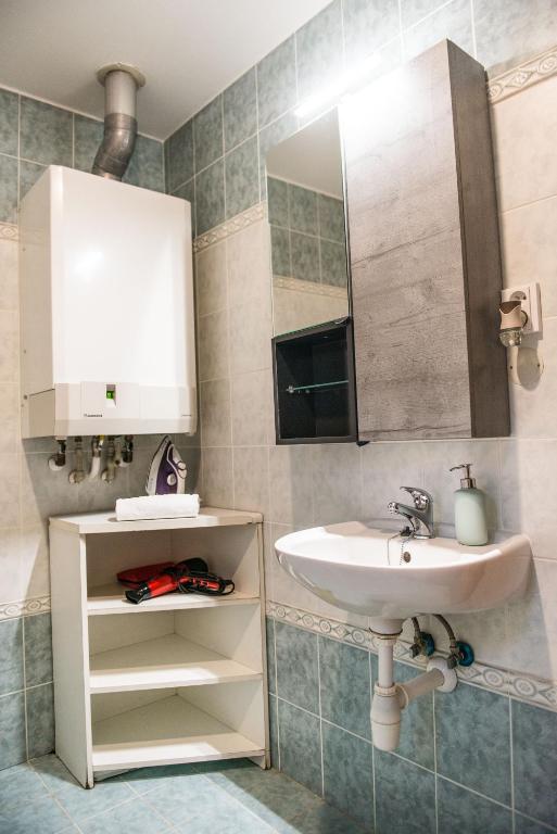 Spacious and Quiet Attic Flat in Centre photo 3