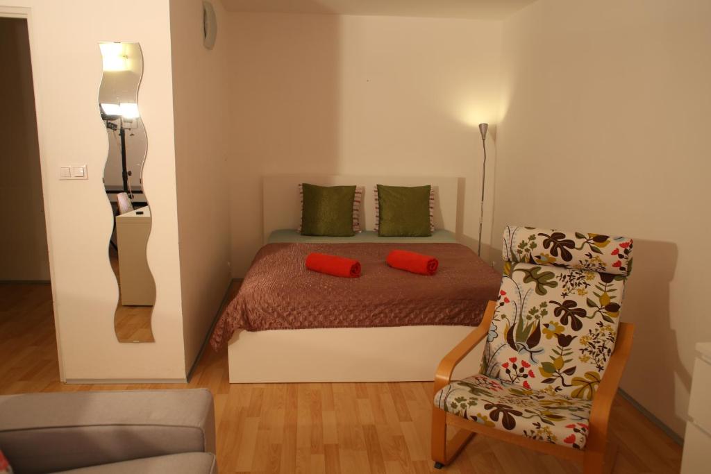 Golden Family Apartments photo 2