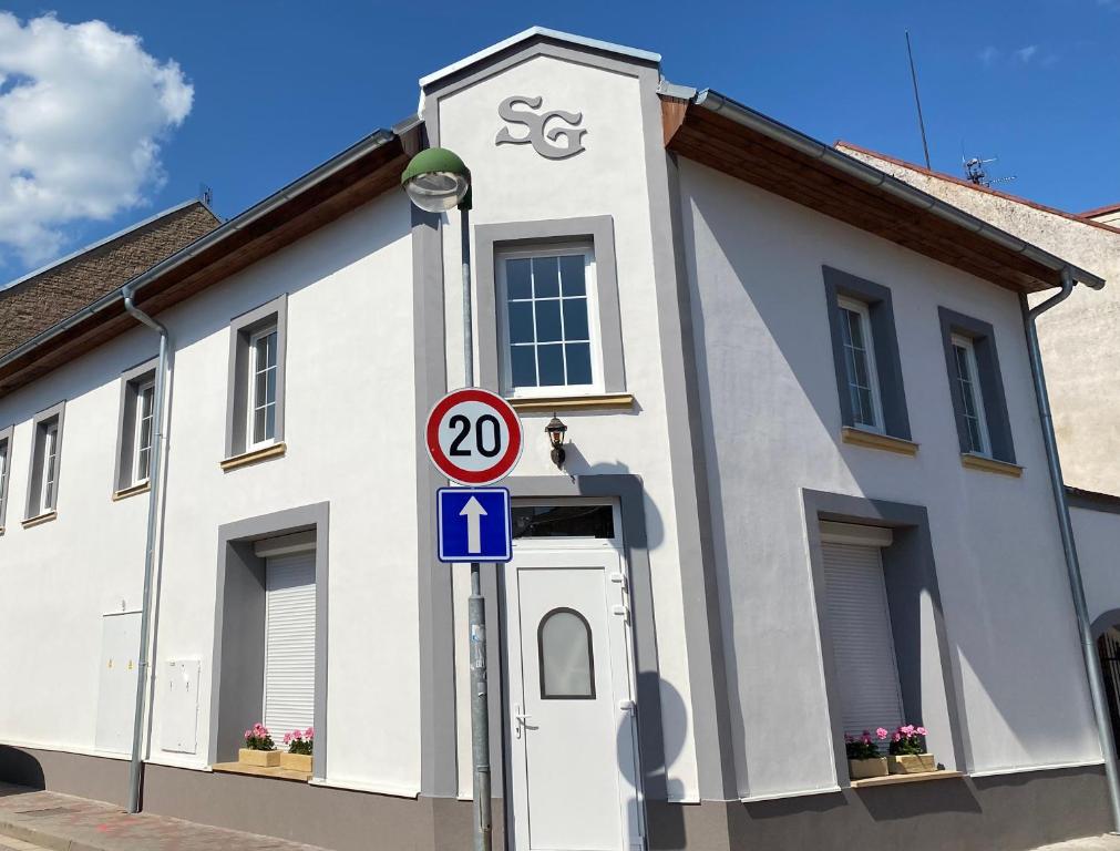 SG Apartmánový dům Hoŕice — photo 1