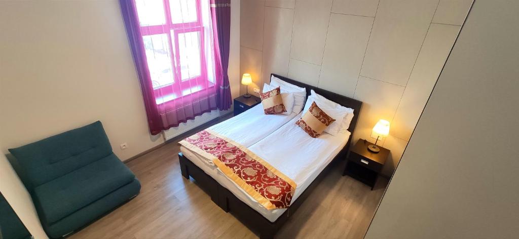 Sun-House Pension - ParkingFree Limited spaces- photo 2