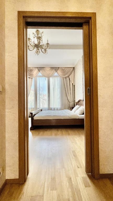 Stylish riverside apartment photo 2