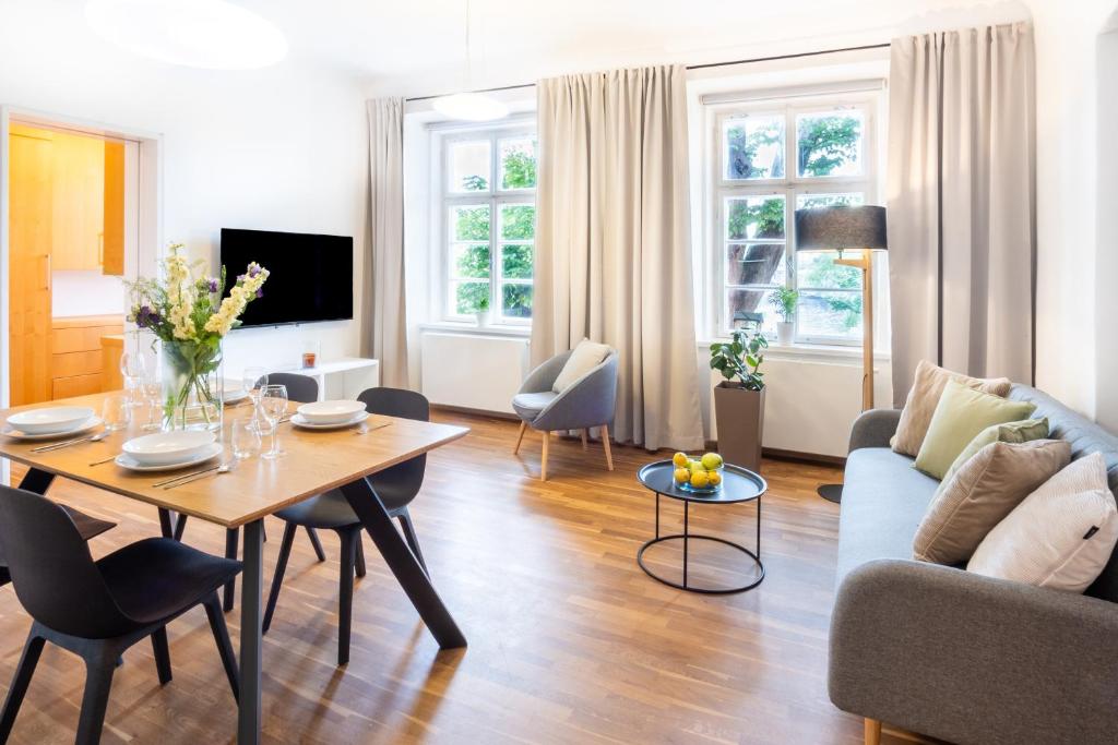 River View Apartment — photo 1