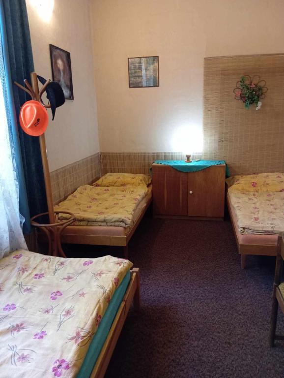 Stará škola - třílůžkový pokoj v pohodlí a klidu — photo 1