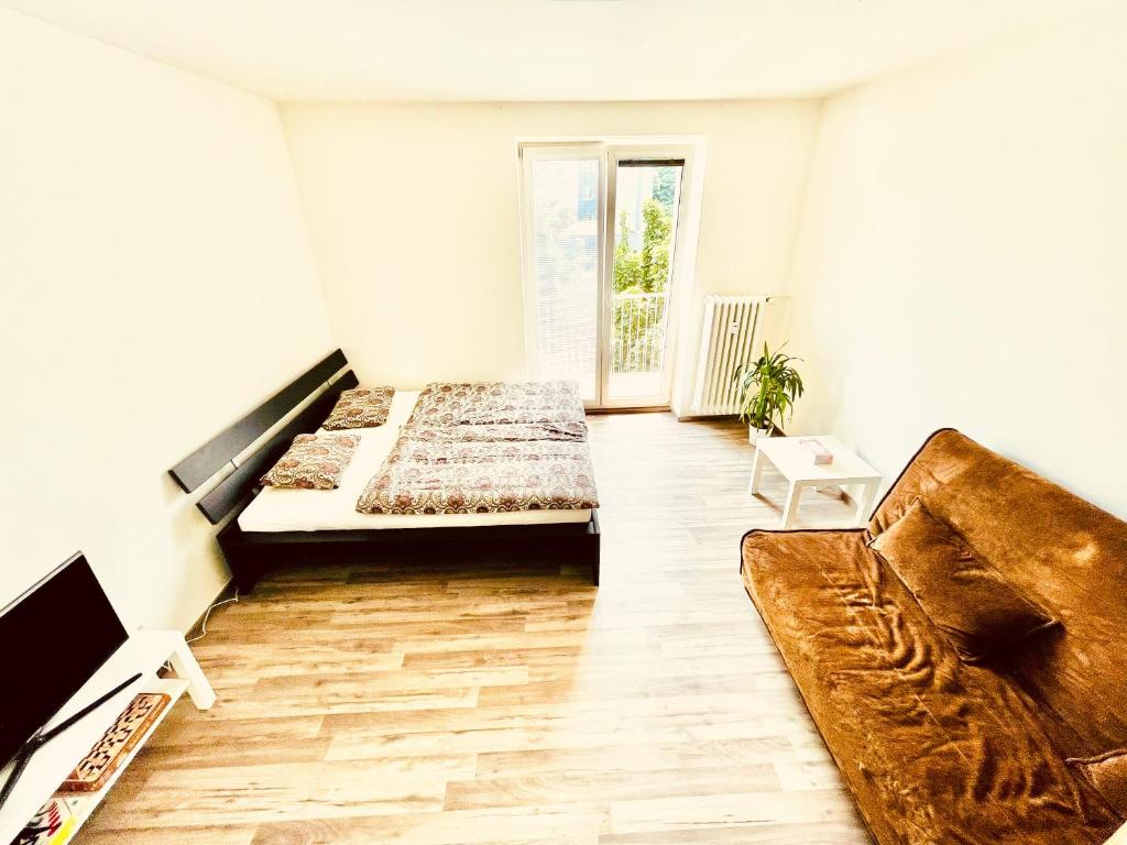 ZAROHEM 2 bedrooms APARTMENT in center with balcony photo 2