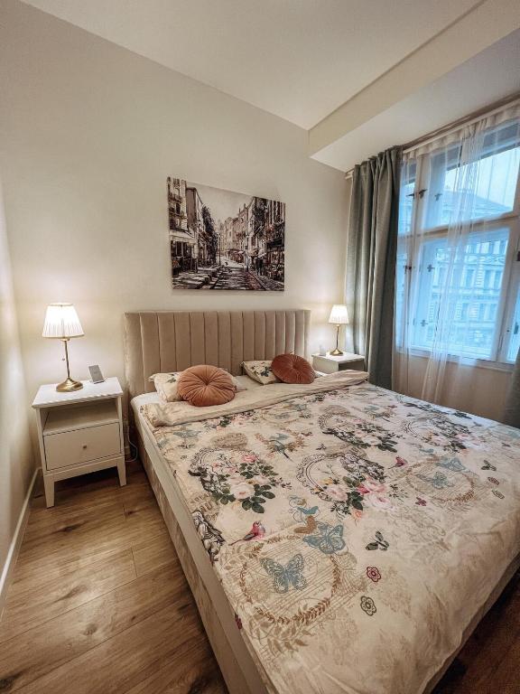 Stylish 1 bedroom plus office at amazing location photo 2