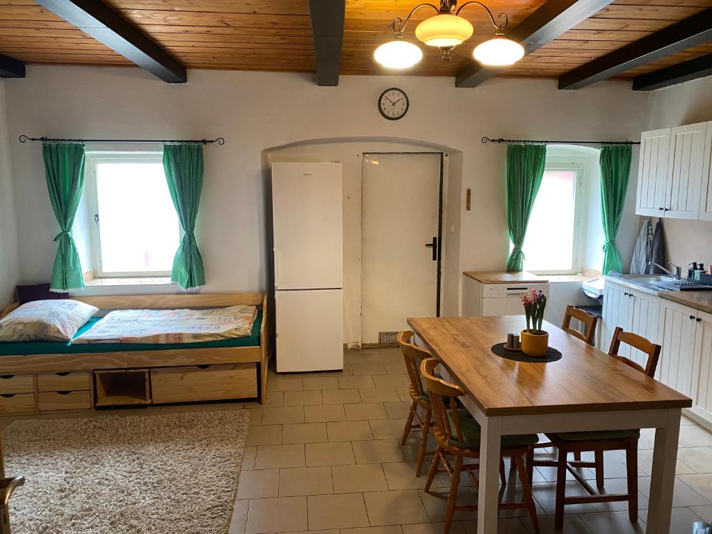Stodola v zahradě photo 2