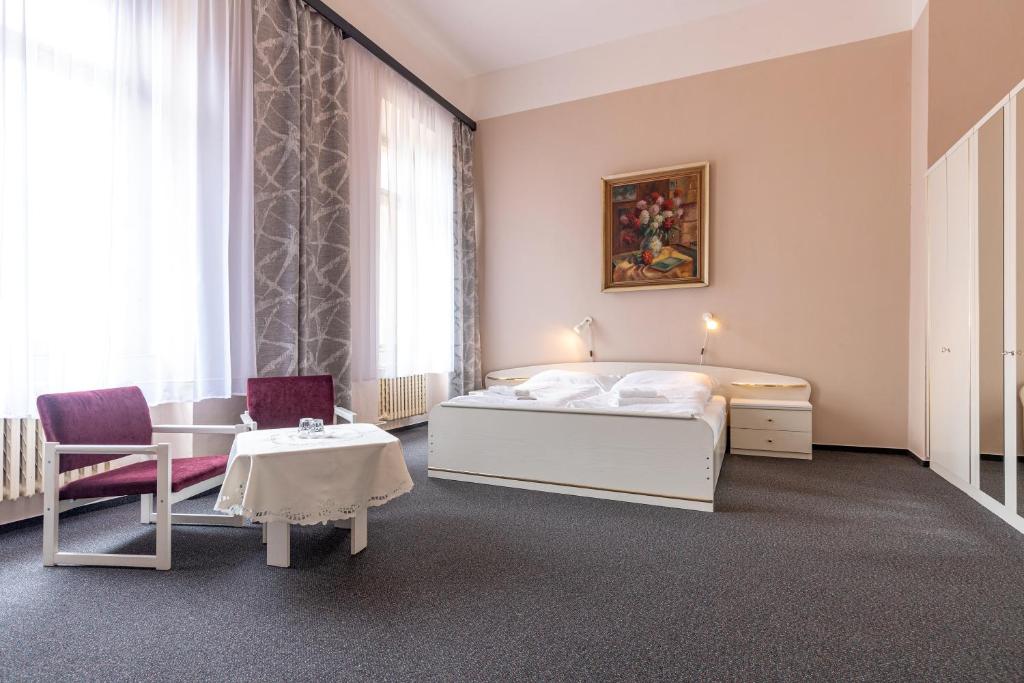 Hotel Slovan Plzeň photo 2