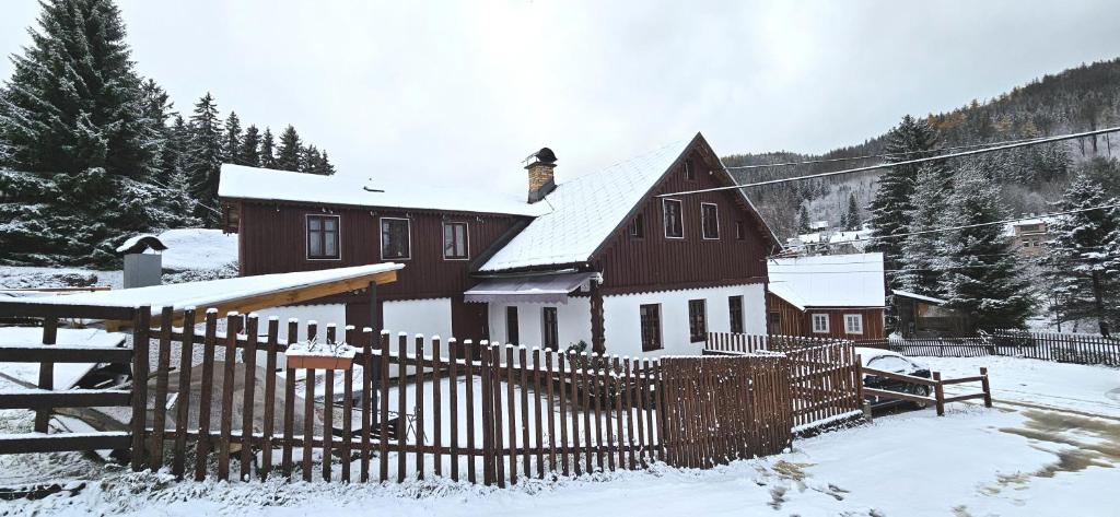 Chalupa Na Dvorku — photo 1