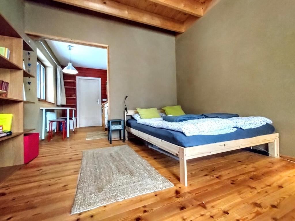 Studio in a wooden house photo 2