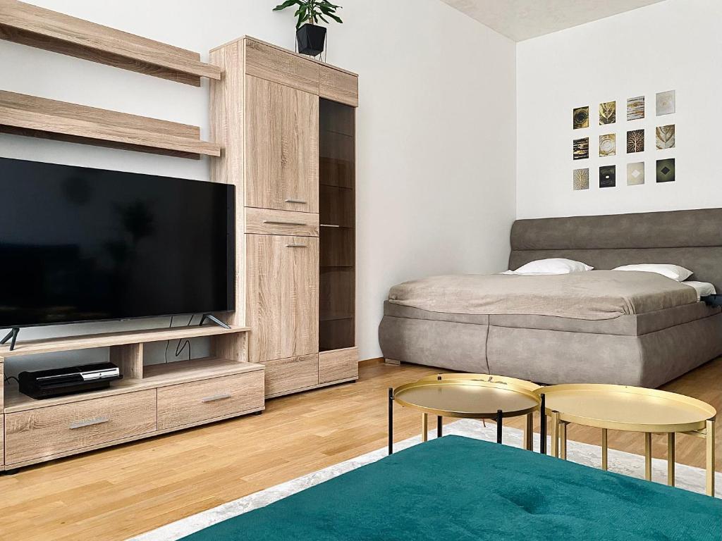 Stylish retreat in a lively area photo 3