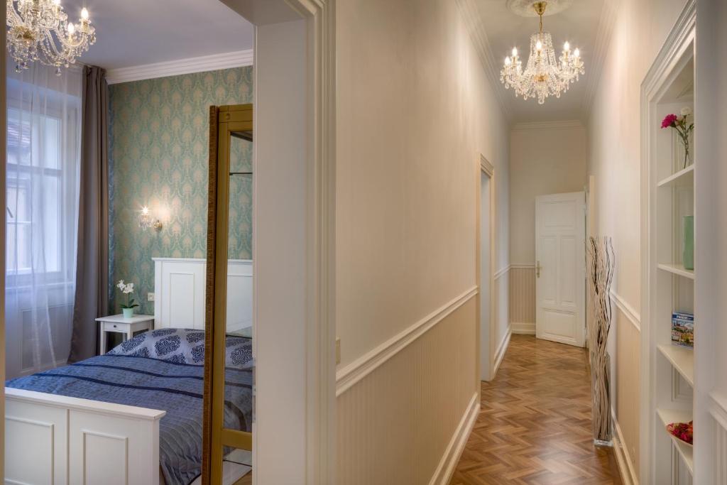 Smetanovo nábřeží - Riverview Old Town Apartment photo 2