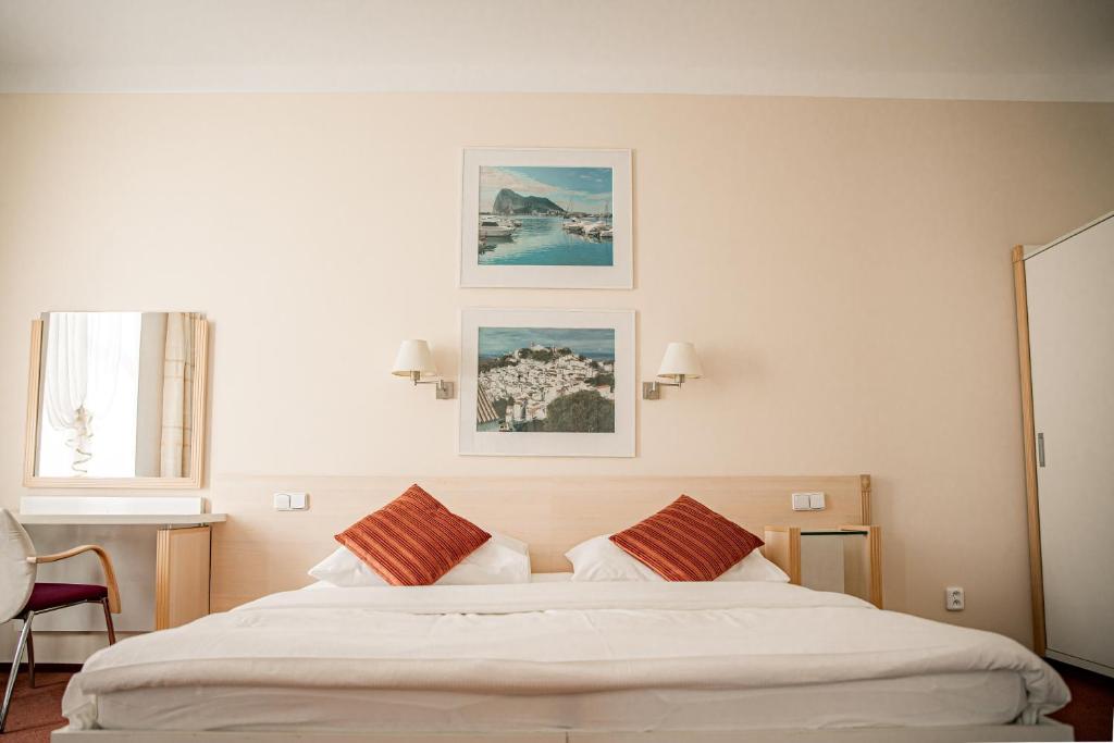 Hotel Iberia photo 2