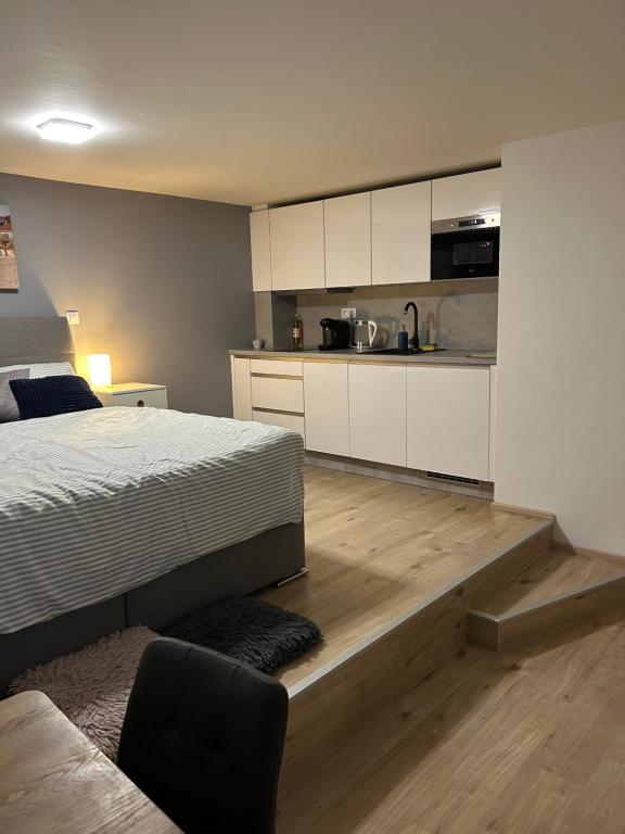 Romantic apartment by the city center — photo 1