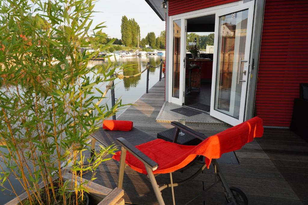 Hafen Oase - Hausboote, Whirlpool, Sauna, Wellness photo 3