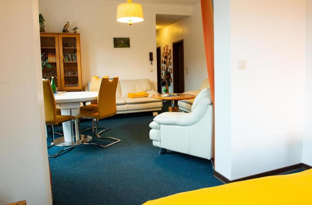 Familienfreundliche, komfortable Ferienwohnung mit Garten photo 3