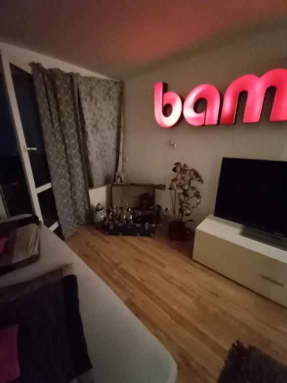 Tolle private 2-Zimmer Wohnung im Szene Bezirk Berlin-Friedrichshain photo 3