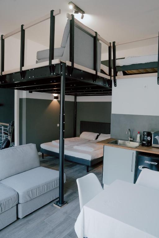 12 Monkeys Apartments photo 2