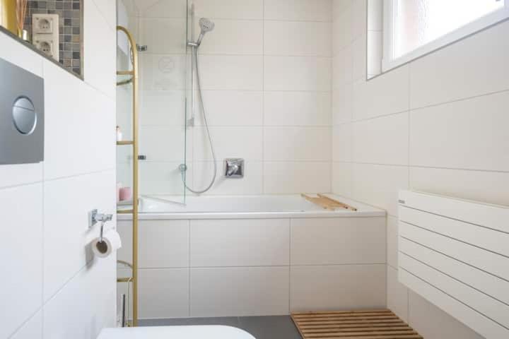 Schönes Zimmer im charmanten Haus photo 3