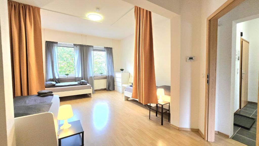 Modern 3-Room Apartment with Winter Garden photo 2