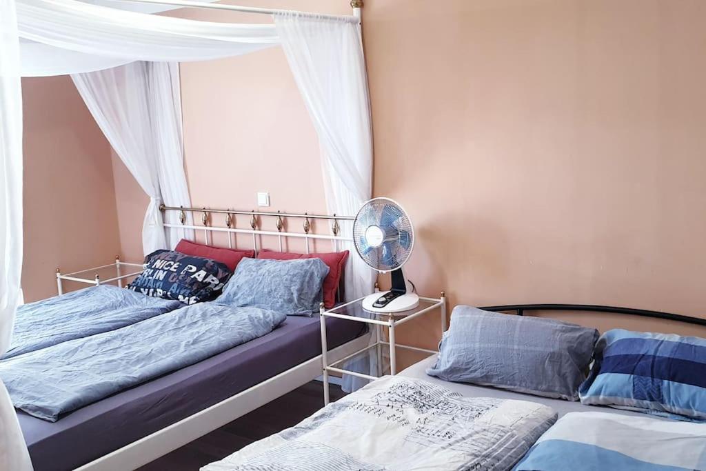 Bright 2-BedRm 2-BathRm, by ICM Exhibition Center, direct Metro-SBahn or drive 15 min to City Center, free Parking, Balcony photo 2