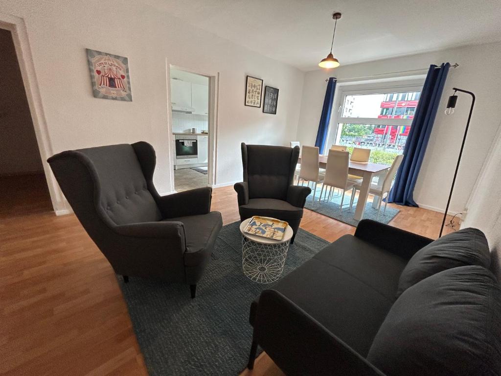 Eastside 35 — photo 1