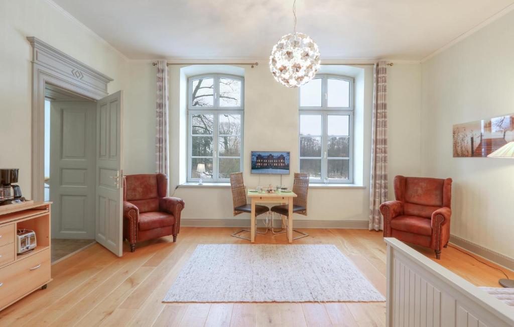 Gorgeous Apartment In Krakow Am See