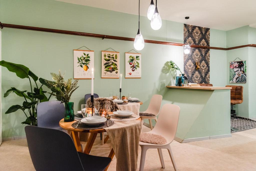 oompH Berlin The Grand Berlin Group & Family Retreat photo 3