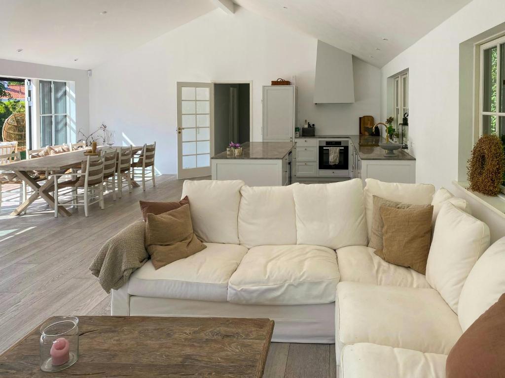 Architect-Designed Holiday Home By Hornbæk