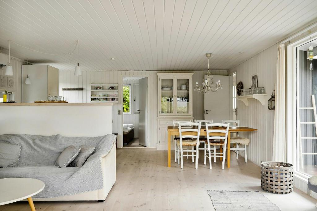 A Gem Close To Beach And Town photo 3