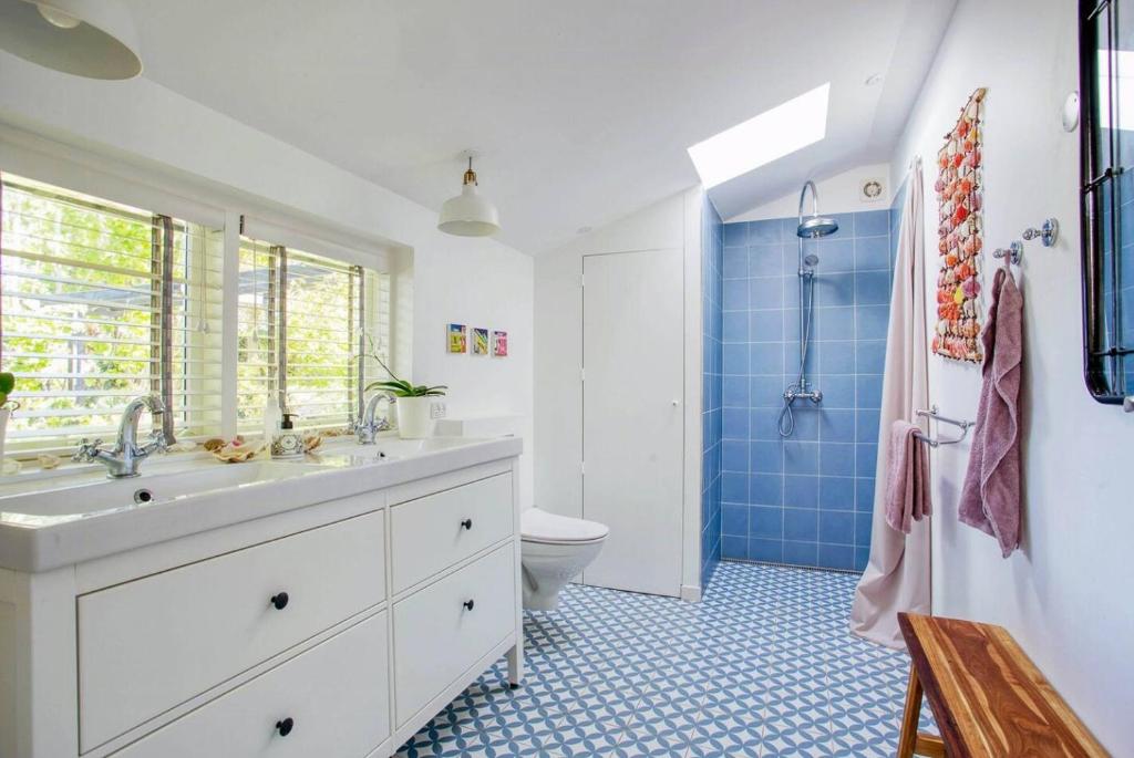 Cozy Summer Home In Hornbæk For The Whole Family photo 3