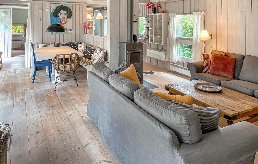 3 Bedroom Gorgeous Home In Hornbæk photo 3