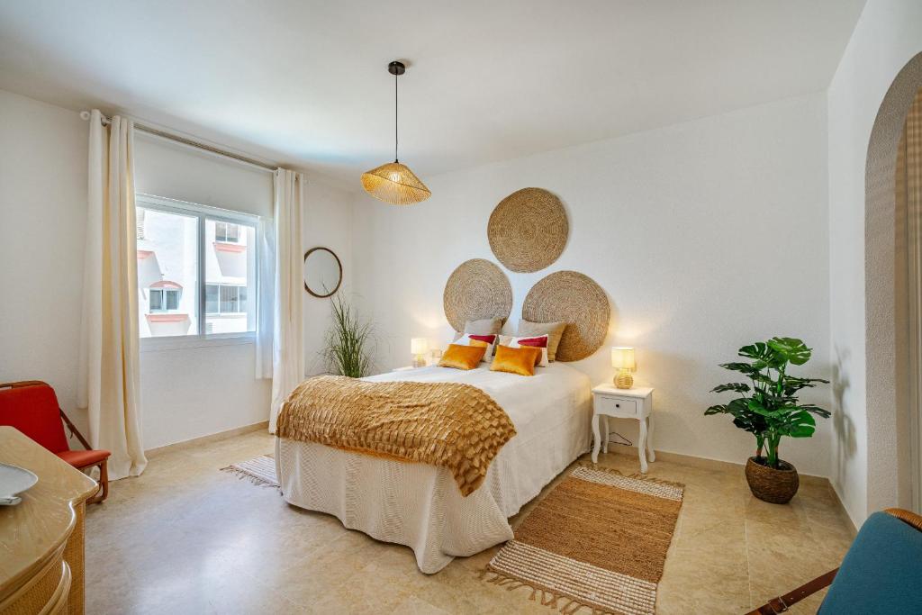 39 Front row panoramic sea view Estepona photo 2