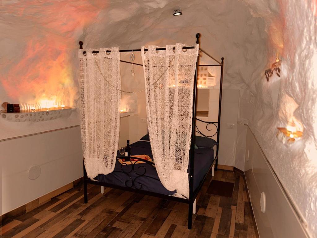 Cueva relajante con playa solitaria photo 2