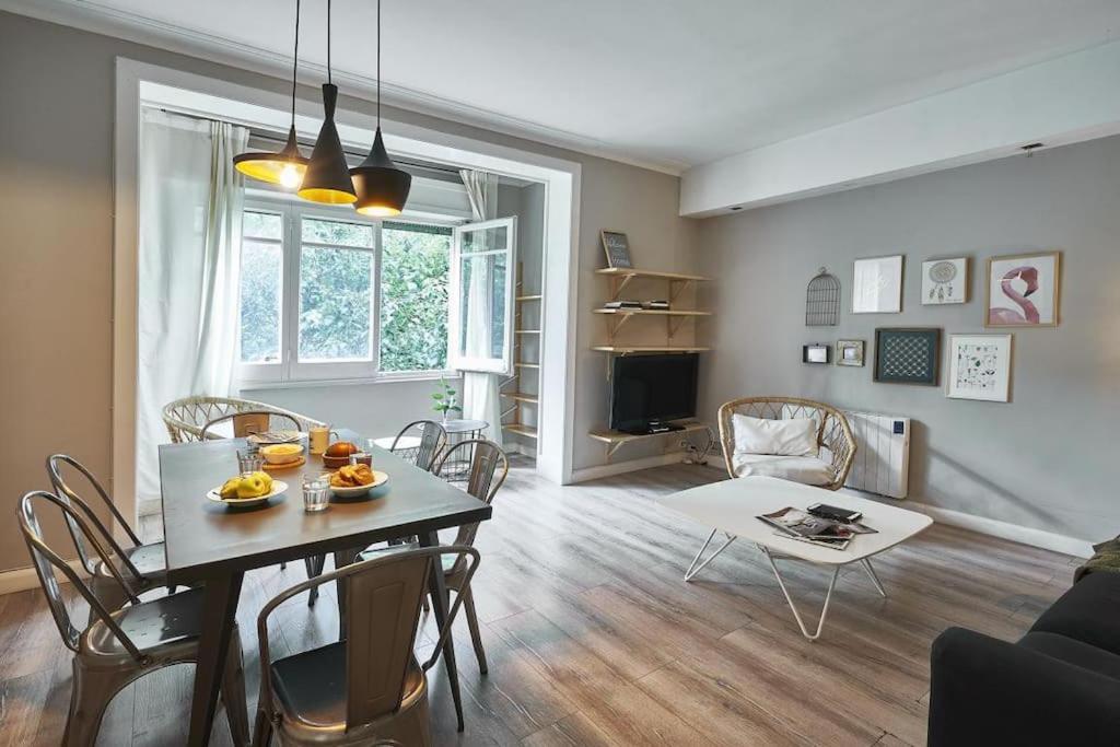 Magnificent 4 bedroom apartment in Eixample — photo 1