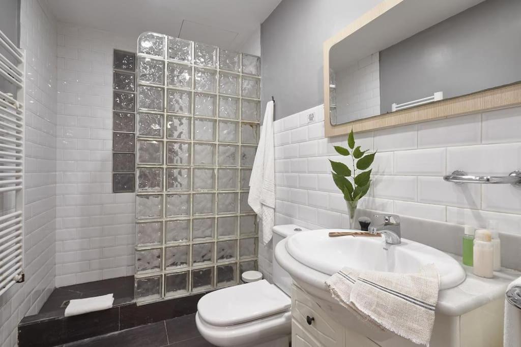 Magnificent 4 bedroom apartment in Eixample photo 3