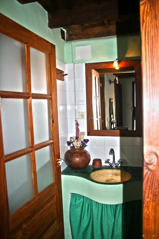 Salazar photo 3
