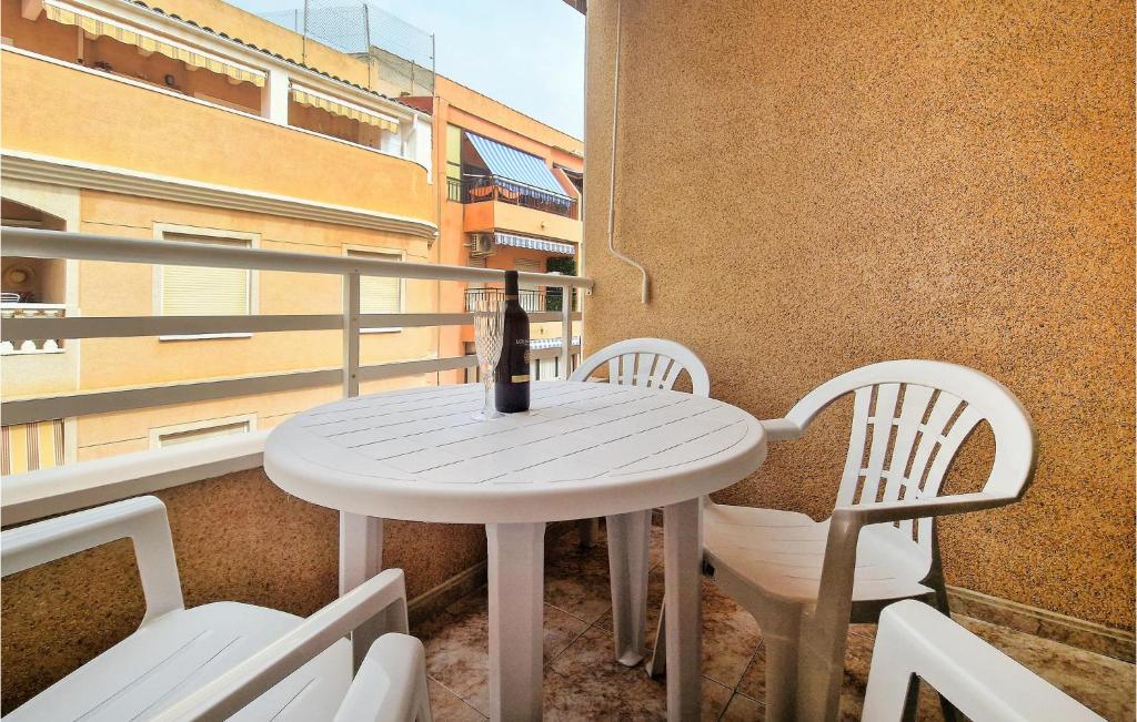 Awesome Apartment In Torrevieja With Wifi photo 2